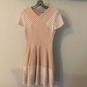 BCBG Maxazria xs White ans beige dress